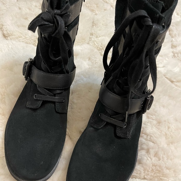 UGG boots - Picture 10 of 13